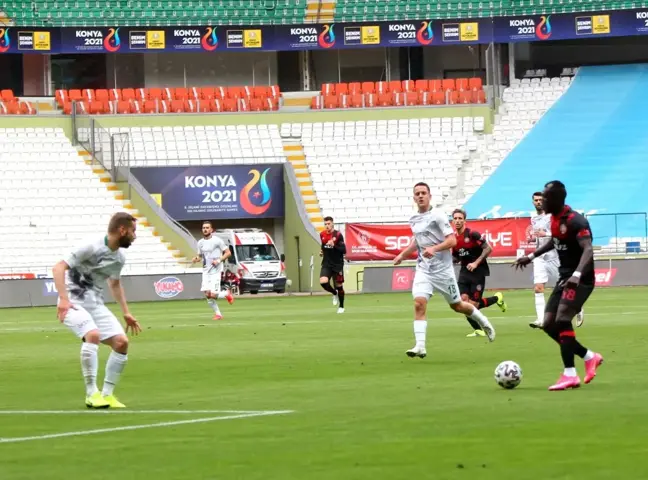 Süper Lig: Konyaspor: 1 Fatih Karagümrük: 1 (İlk yarı)