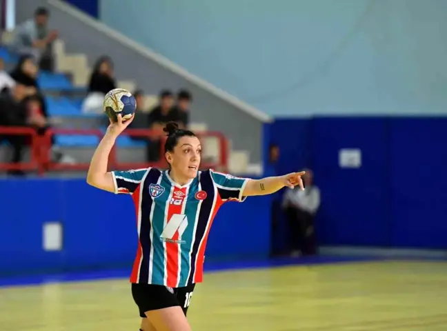 'Mavi Kelebekler' galibiyetle bitirdi