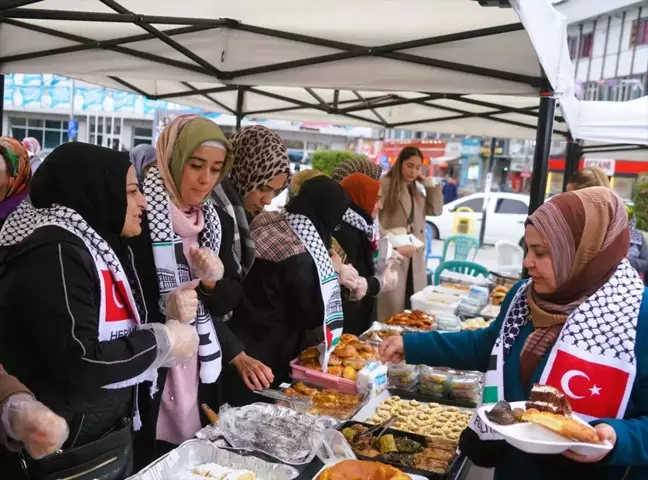Diyarbakır Büyükşehir Belediyesi Filistin için yardımlaşma kermesi düzenledi
