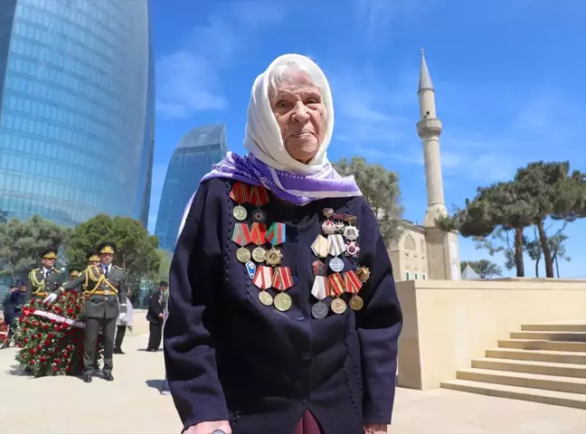Azerbaycan'da Sovyet ordusunun Nazi Almanyası'nı yenilgiye uğratmasının 79. yıl dönümü kutlandı