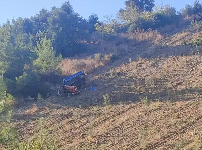 Kozan'da Traktör Devrildi: Sürücü Hayatını Kaybetti