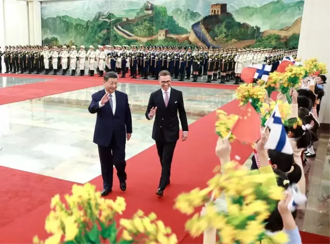 Xi Jinping ve Alexander Stubb Beijing'de Bir Araya Geldi