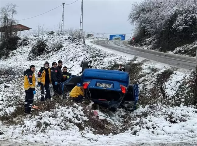 Samsun'da Otomobil Devrildi: 3 Yaralı