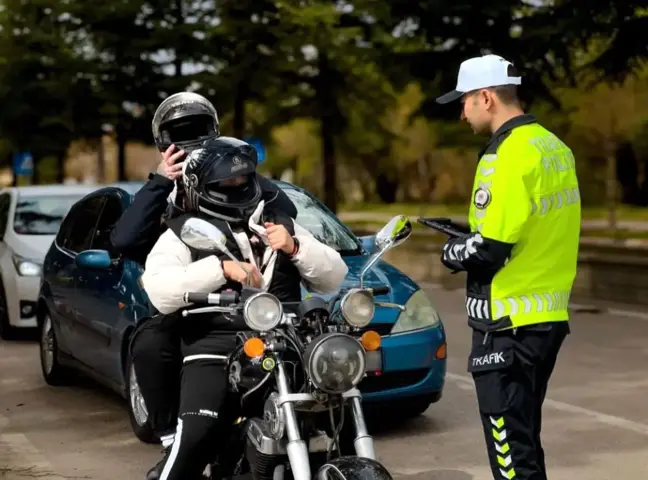 Isparta'da Motosiklet Denetimleri Artıyor: 25 Bin 18 Sürücü Kontrolden Geçti