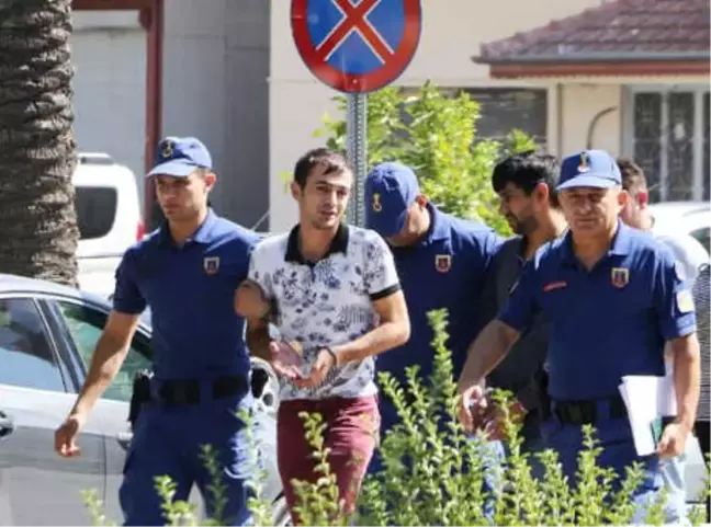 Otelden Deri Ceket Çalan Hırsızlar Tutuklandı