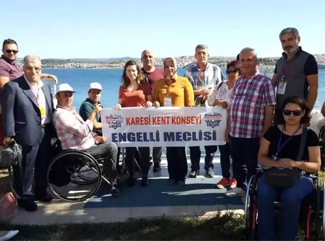 Dünya rekortmeninden Bakan Selçuk'a deniz dibinde teşekkür pankartı