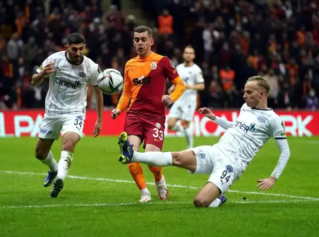 Spor Toto Süper Lig: Galatasaray: 1 - Kasımpaşa: 1 (İlk yarı)