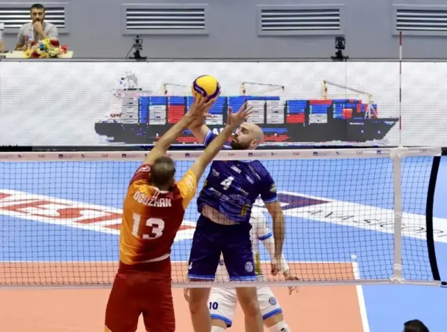 Galatasaray HDI Sigorta, Arkas Spor'u 3-2 Yendi