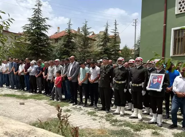 Kalp krizi sonucu vefat eden asker son yolculuğuna uğurlandı