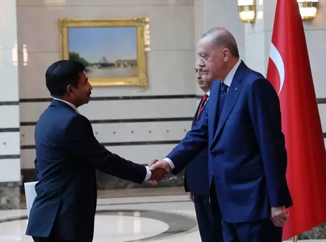 Büyükelçilerden Cumhurbaşkanı Erdoğan'a güven mektubu