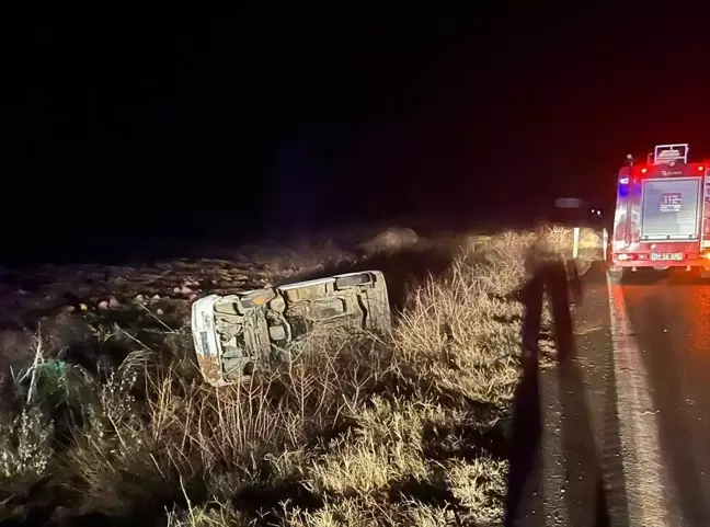 Kırklareli'nde Otomobil Şarampole Devrildi: 3 Yaralı