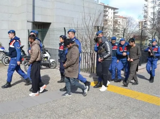 Aksaray'da Uyuşturucu Operasyonunda 3 Afgan Tutuklandı
