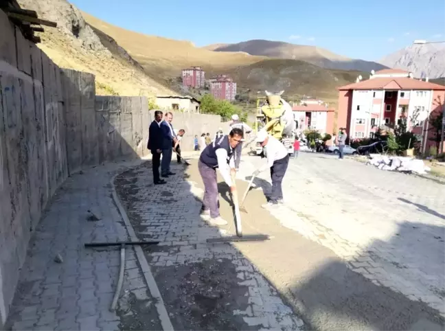 Hakkari Belediyesinden yol onarım çalışması