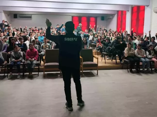 Tekirdağ'da okullarda siber suçlarla mücadele çalışmaları sürüyor