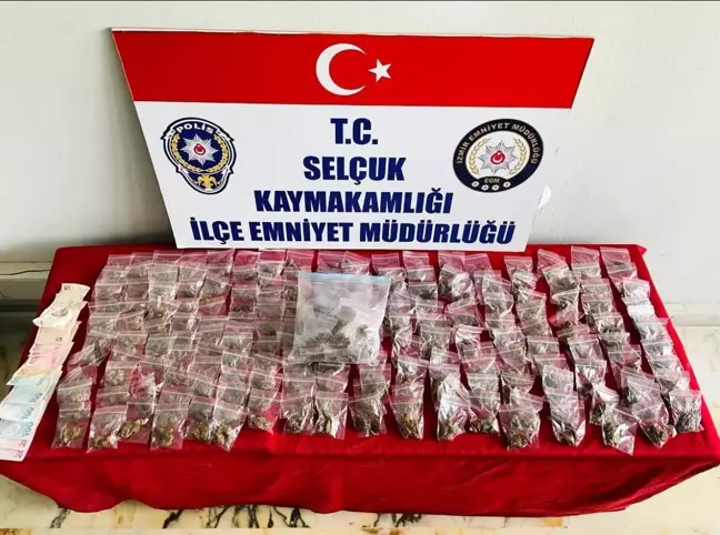 İzmir'de Uyuşturucu Operasyonu: 228 Naylon Poşet Skunk Esrar Ele Geçirildi