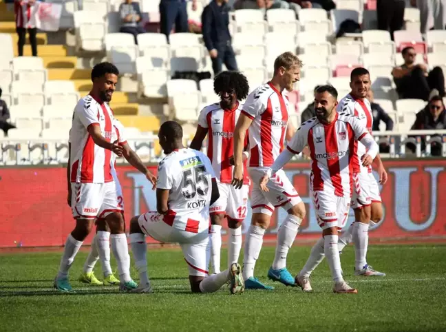 Sivasspor, Çaykur Rizespor'u 2-1 Mağlup Etti