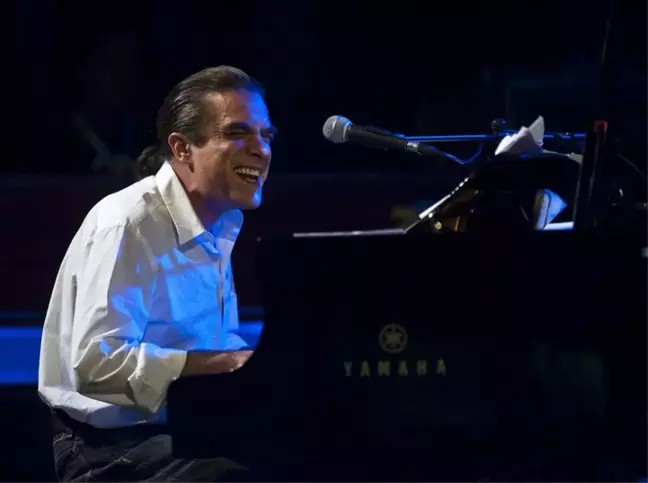 Fahir Atakoğlu Paris Unesco'da Konser Verdi