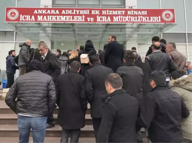 İcra Dairesine Alınmayan Avukat Katipleri Protesto Gösteri Yaptı