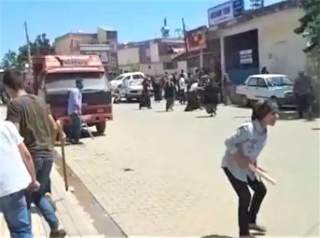 Şanlıurfa'da aileler arasındaki kavga kamerada