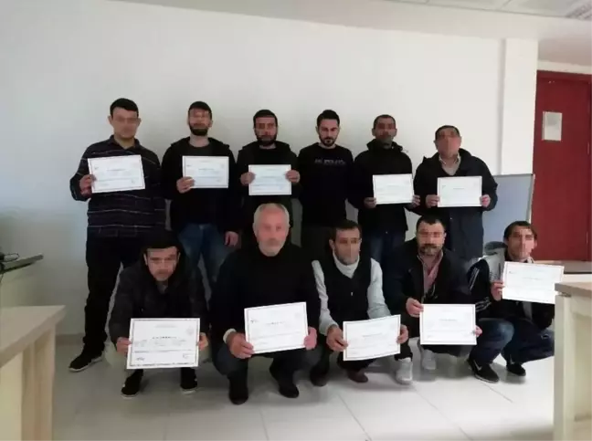 Denetimli serbestlik yükümlüleri 'Bilgisayar İşletmenliği' sertifikalarını aldı