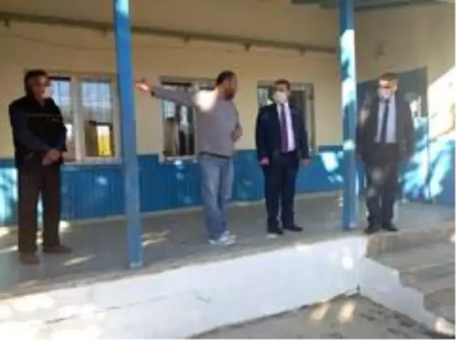 Kaymakam Çimşit, yıkım kararı çıkan okulu inceledi