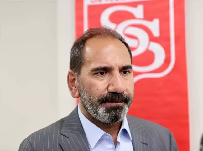 Sivasspor Başkanı Otyakmaz: Suudi Arabistan'ın yüksek transfer bedelleri bizi zorluyor