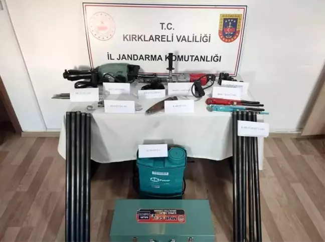 Kıyıköy'de Define Arayan 4 Kişi Suçüstü Yakalandı