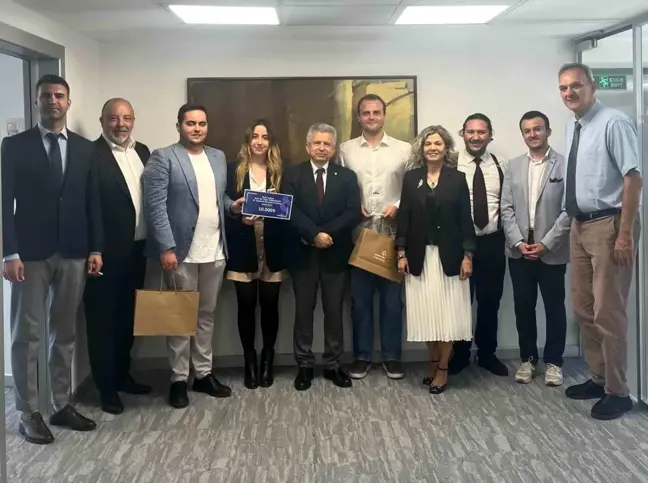 İEÜ Hukuk Fakültesi Öğrencileri Kurgusal Duruşma Yarışmasında İkinci Oldu