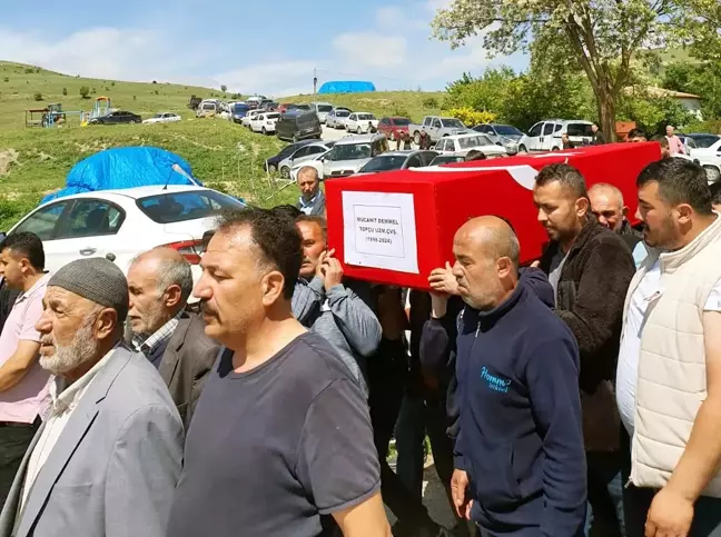 Kıbrıs'ta trafik kazasında hayatını kaybeden Uzman Çavuş Yozgat'ta son yolculuğuna uğurlandı