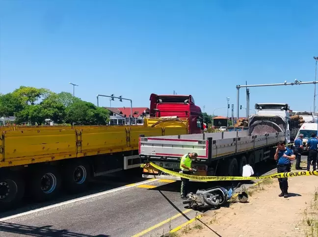 Akçakoca'da tırla çarpışan motosikletteki 1 kişi hayatını kaybetti