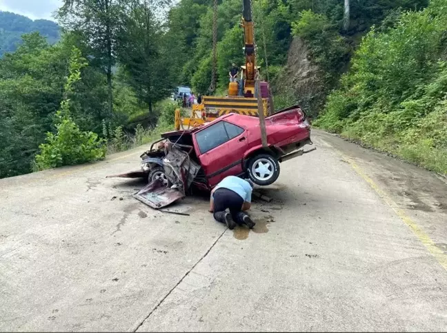 Trabzon'da Otomobil Dereye Uçtu, Bir Kişi Hayatını Kaybetti