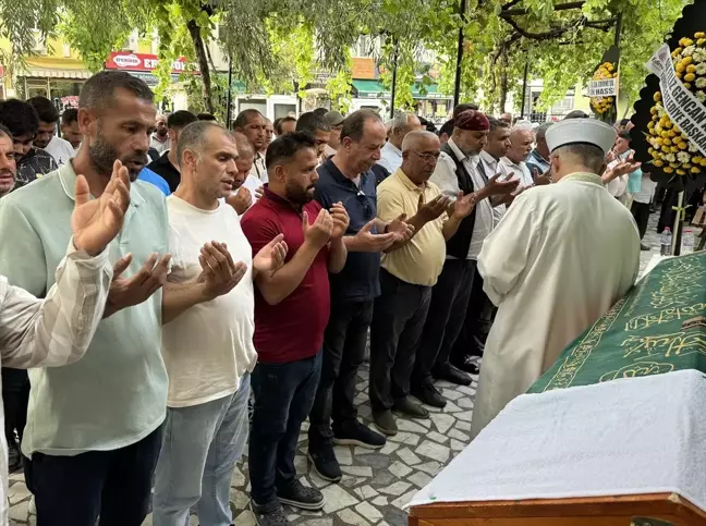 Edirne'de boğulan 2 gencin cenazeleri toprağa verildi