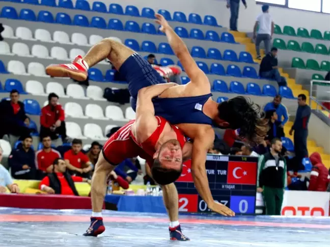 Yıldız Güreş Milli Takımımız Atina'da Mindere Çıkacak