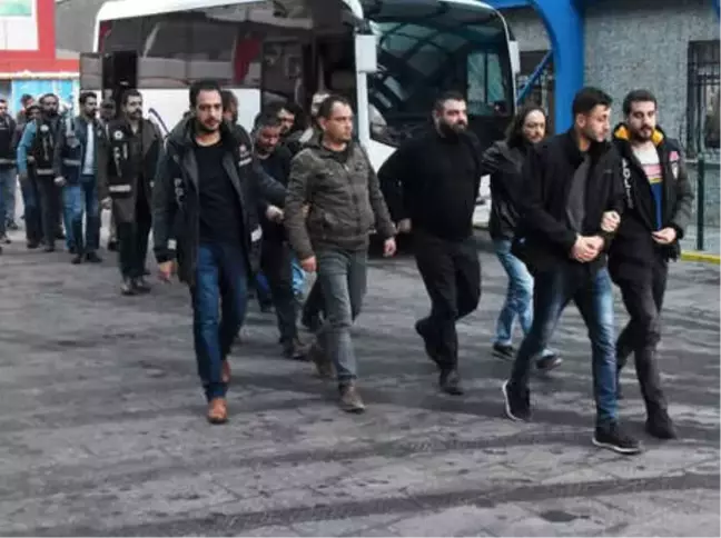 Kurusıkıları Tabancaya Dönüştürüp, 'Kokoreç' Şifresiyle Satmışlar