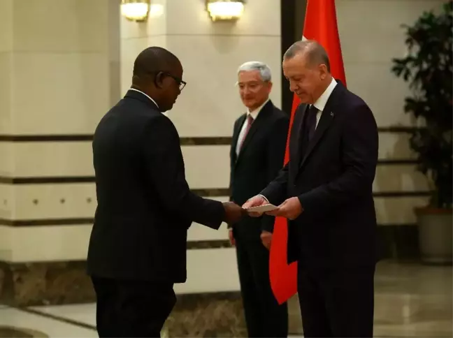 Cumhurbaşkanı Erdoğan Burundi Büyükelçisi Bikebako'yu kabul etti