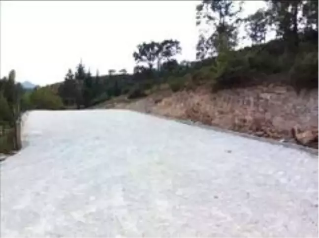 Köy içi yollarda iyileştirme çalışması
