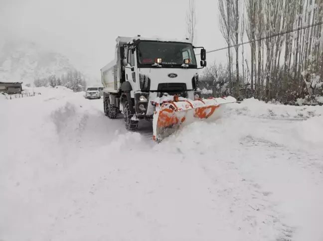 ŞIRNAK'TA 28 KÖY VE 12 MEZRA YOLU KARDAN KAPANDI