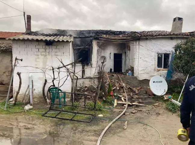 Son dakika! Manisa'da alzaymır hastası yaşlı kadın evinde çıkan yangında öldü