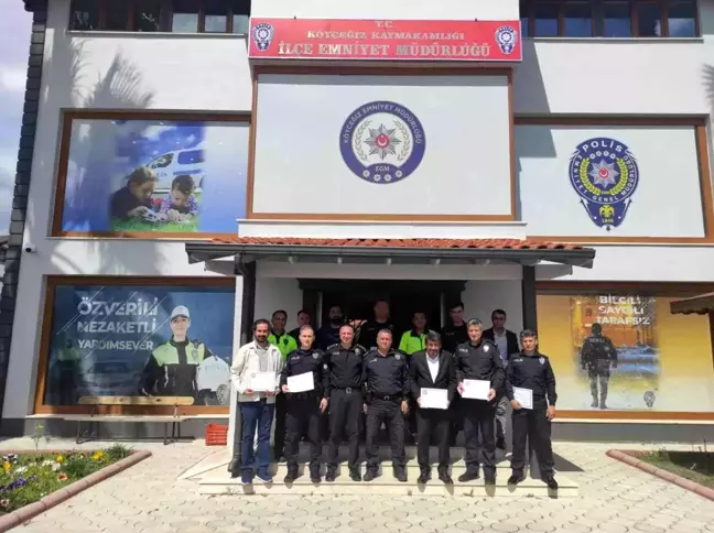 Köyceğiz'de başarılı emniyet personeli ödüllendirildi