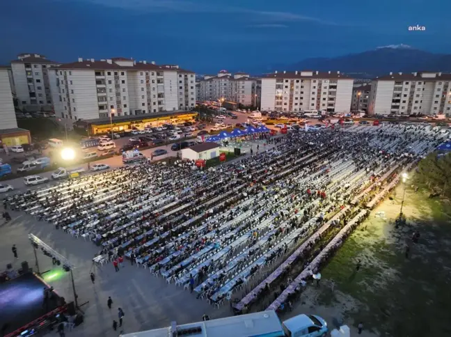Merkezefendi Belediyesi'nin Son İftar Sofrası Kayalar TOKİ'de Kuruldu