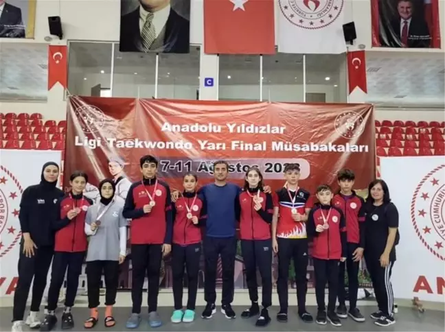 Düzce Taekwondo Kız Takımı Anadolu Yıldızlar Ligi'nde Finallere Katılma Hakkı Kazandı