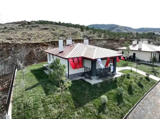 Şehidin ailesine söz verildiği gibi ev 1 ayda yapıldı