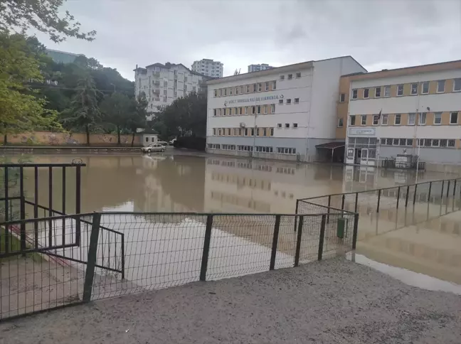 Ordu'nun Fatsa ilçesinde sağanak olumsuzluklara yol açtı