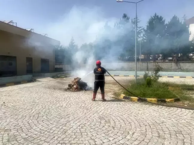 Niğde Ulukışla Devlet Hastanesinde Yangın ve Tahliye Tatbikatı Gerçekleştirildi