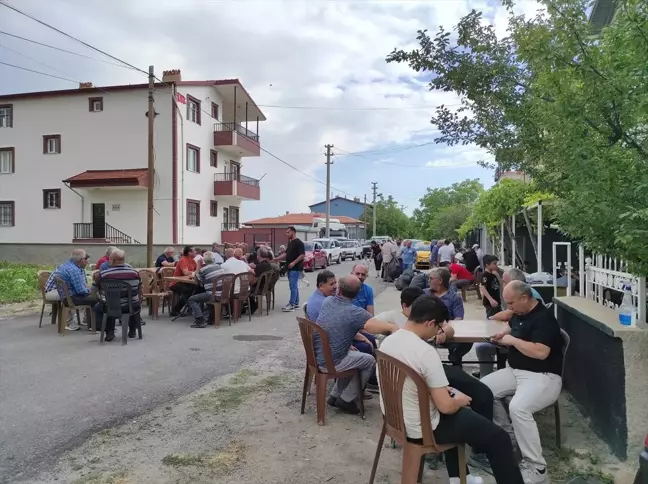 Niğde'de yakınlarını kaybeden mahalleli şehit ve kimsesizler için mevlit okuttu