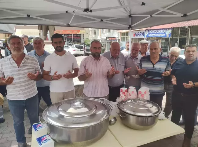 Tunceli'de Muharrem Ayı Dolayısıyla Aşure Dağıtıldı