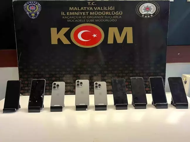 Malatya'da Kaçakçılık Operasyonunda Çok Sayıda Gümrük Kaçağı Cep Telefonu Ele Geçirildi