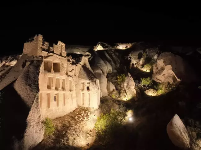 Kapadokya'da Güvercinlik Vadisi Aydınlatma Çalışmaları Başladı