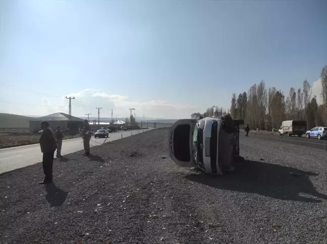 Ağrı'da Trafik Kazasında 3 Kişi Yaralandı