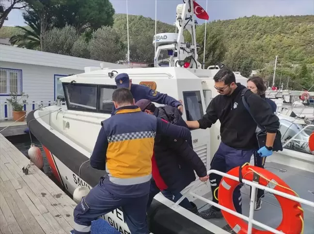 Bodrum Açıklarında Balıkçı Teknesinde Rahatsızlanan Kişi Tahliye Edildi